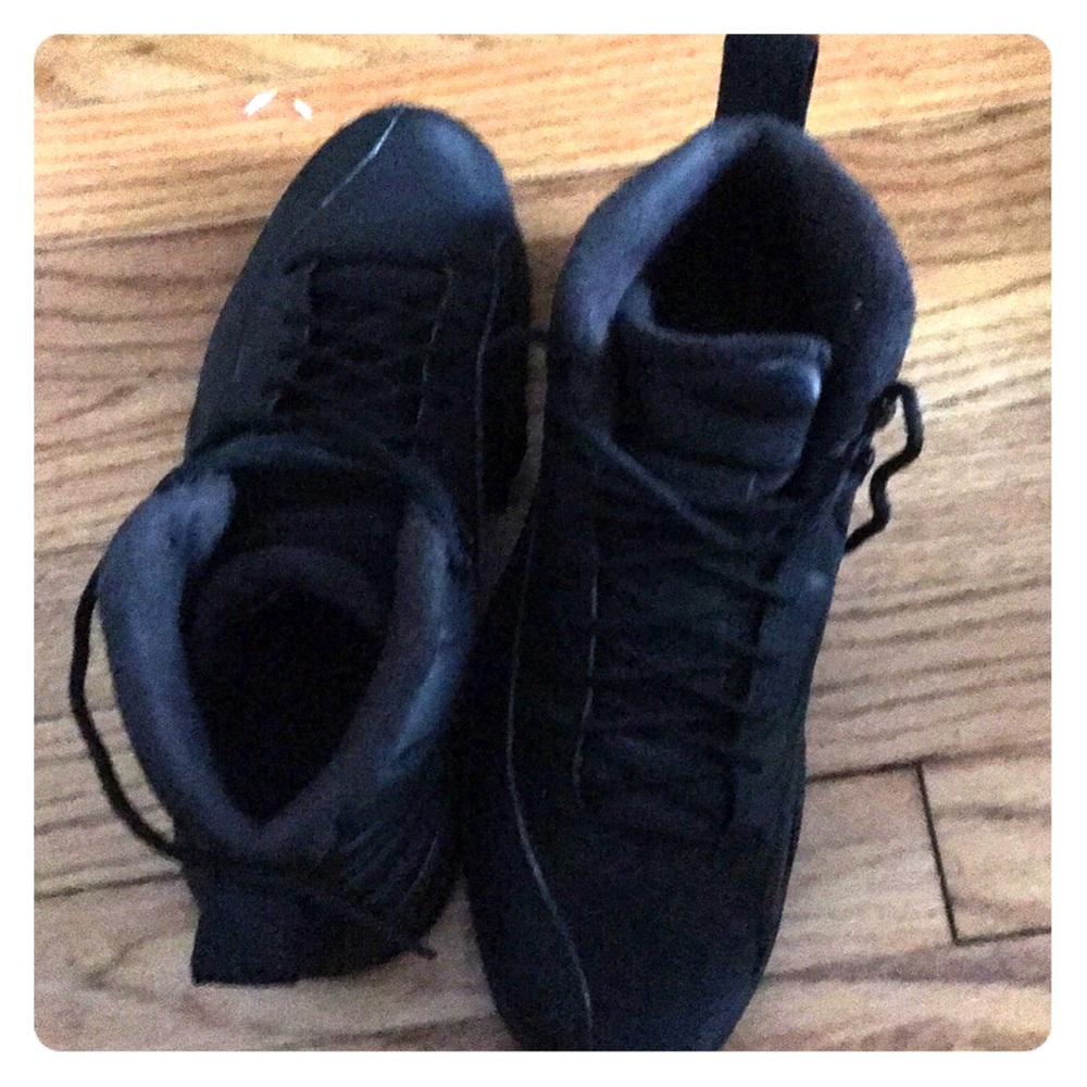 All black Jordan 12’s
